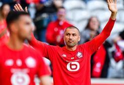 Burak Yılmaz Lille'e veda etti! Herkes ayakta alkışladı