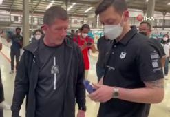 Mesut Özil'den Endonezya'ya ziyaret