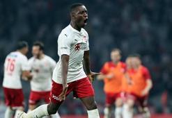 Sivasspor'da Moussa Konate'nin bavulu hazırdı, kupayı getirdi