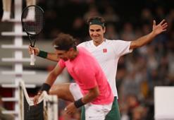 Roger Federer ve Rafael Nadal, Afrikalı çocuklar için korta çıktı