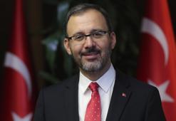 Bakan Kasapoğlu'ndan Beşiktaş Başkanı Ahmet Nur Çebi'ye tebrik