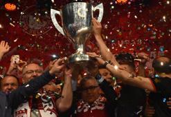 Sivasspor, Türkiye Kupası şampiyonluğunu kutladı
