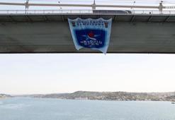 Anadolu Efes'in bayrakları İstanbul Boğazı'nda
