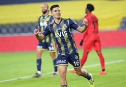 Fenerbahçe'nin genç yıldızı Ferdi Kadıoğlu şov yaptı, sosyal medya yıkıldı
