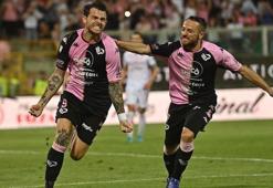 Palermo, Serie B'ye yükseldi!