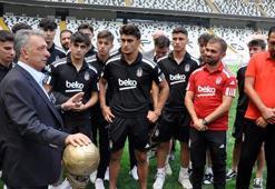 Ahmet Nur Çebi şampiyon U-17 takımı ile görüştü