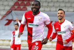 Sakaryaspor, Kabongo Kasongo ile 2 yıllık sözleşme imzaladı