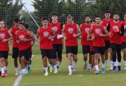 Antalyaspor yeni sezonun ilk mesaisini gençlerle yaptı