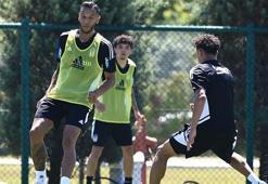 Beşiktaş'ta Cenk Tosun ilk antrenmanına çıktı