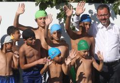 Bakan Kasapoğlu: Amacımız yüzme öğrenmek isteyen herkese yüzmeyi öğretmek