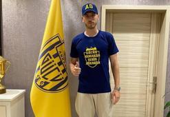 Ankaragücü, Uros Radakovic ile 1+1 yıllık sözleşme imzaladı
