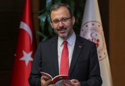 Bakan Kasapoğlu'ndan genç kürekçilere tebrik mesajı