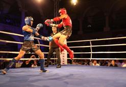 Şehzadeler'de kıyasıya muaythai mücadelesi