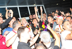 Galatasaray haberi: Dries Mertens ve Lucas Torreira'ya coşkulu karşılama