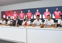 Sivasspor'dan yeni transferler için imza töreni