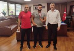 Ali İmran Pustu, Milli Takım için mücadele edecek