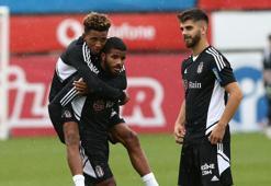 Beşiktaş yoğun yağış altında çalıştı (VİDEO)