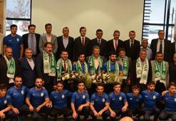 Kayseri Şeker'den şampiyon güreşçiye 40 Cumhuriyet altını ödülü