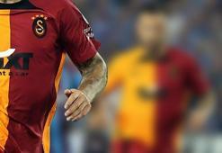 Galatasaraylı futbolcuya olay sözler: Ofsayt için yaşıyor!