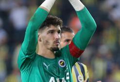 Fenerbahçeli Altay Bayındır disiplini elden bırakmıyor
