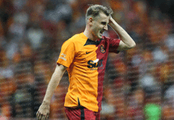 Galatasaray'da Kerem Aktürkoğlu'na büyük tepki! Buruk bile 45 dakika dayanabildi