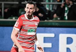 Berisha'nın maçında olay! Augsburg kalecisi ve taraftarlar karşı karşıya geldi