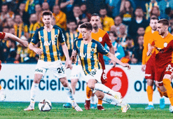 Arda Güler yaşıtlarına fark attı!