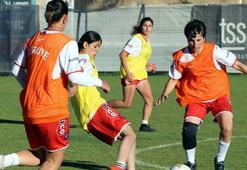 İşitme Engelli Kadın Futbol Milli Takımı, Erciyes'te hazırlanıyor