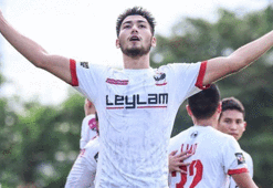 Tek devrede 4 gol! 20 yaşındaki Türk golcü Arda Çınkır Filipinler Ligi'ni sallıyor!