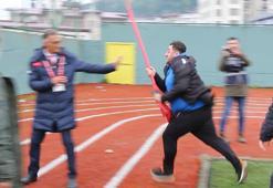 Trabzon'da amatör maçta hakemlere bayrak direğiyle saldırı (VİDEO)