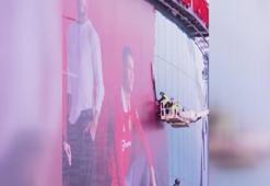 Ronaldo'nun afişi Old Trafford'dan kaldırıldı