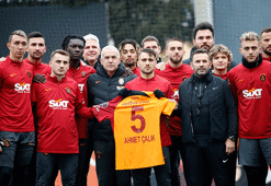 Galatasaraylı futbolcular Ahmet Çalık'ı unutmadı! Derbi sonrası Icardi...
