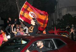 Erzincan'da buz gibi havada Galatasaraylı taraftarların galibiyet coşkusu