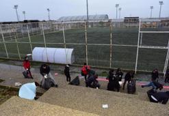 Kırklareli'nde futbolcular maçtan sonra çöp topladı