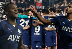 Fenerbahçe maç fazlasıyla yeniden lider! (ÖZET) Antalyaspor-Fenerbahçe maç sonucu: 1-2