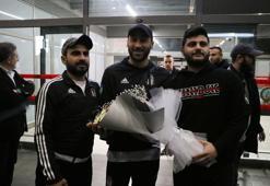 Beşiktaş kafilesi, Gaziantep'te çiçeklerle karşılandı