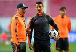Carlo Ancelotti, Cristiano Ronaldo transferi için konuÅtu! 'İstediÄini biliyorum'