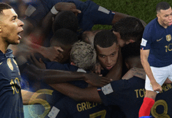 Kylian Mbappe, Fransa-Danimarka maçında şov yaptı Dünya Kupası tarihine geçti!