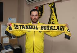 Tribünde tek başına takımını destekleyen İstanbulspor taraftarı: Bu tutku, vazgeçemiyorum
