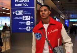 Fenerbahçe'nin yeni transferi Oosterwolde, İstanbul'da
