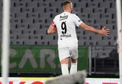 Cenk Tosun, Wout Weghorst’u geride bıraktı