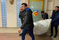 Kayserispor'dan afet bölgesine kışlık giysi ve malzeme desteği