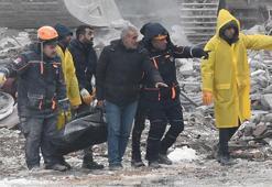 Voleybolcuların kaldığı otelin enkazından acı haber