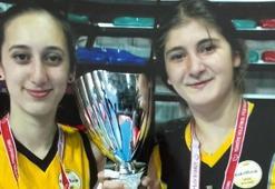 Milli voleybolcu Ayça Aykaç'ın dost acısı