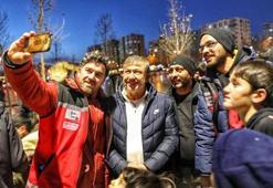 Eski futbolcu Tanju Çolak’tan Diyarbakırlı depremzedelere yardım