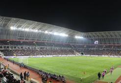 Sivasspor-Fiorentina maçı kapalı gişe oynandı