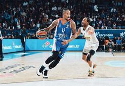 Anadolu Efes'e Play-Off yolunda ağır darbe