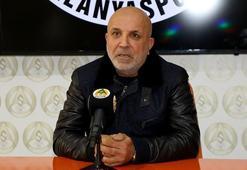Hasan Çavuşoğlu: Türk futbolu da Türk hakemleri de baskı altında