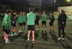 U17’de Play Off’u garantileyen genç horozlar, Altay'a konuk oluyor