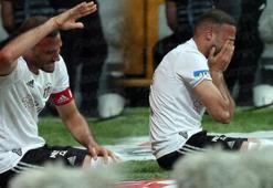 Cenk Tosun şoku, sedyeyle çıktı! Sakatlandı, gözyaşlarına hakim olamadı